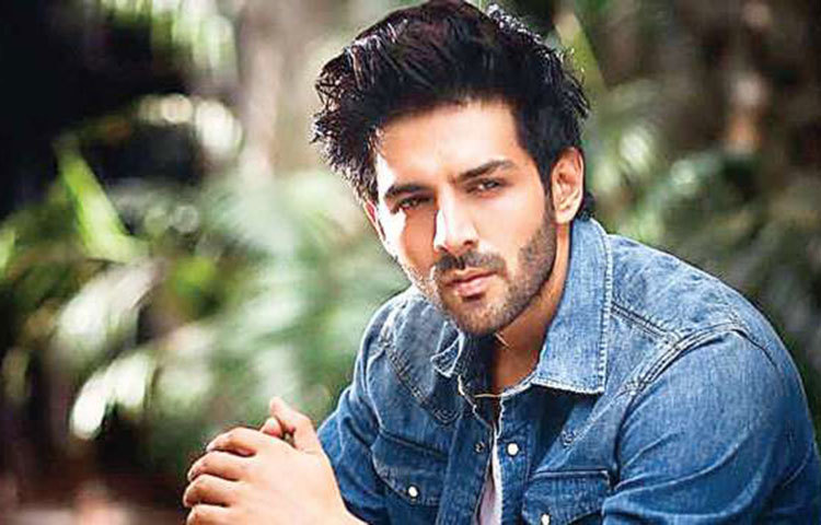 বেস্ট এন্টারটেইনার অফ দ্যা ইয়ার (সনু কে টিটু কি সুইটি) পুরস্কার পেয়েছেন কার্তিক আরিয়ান।