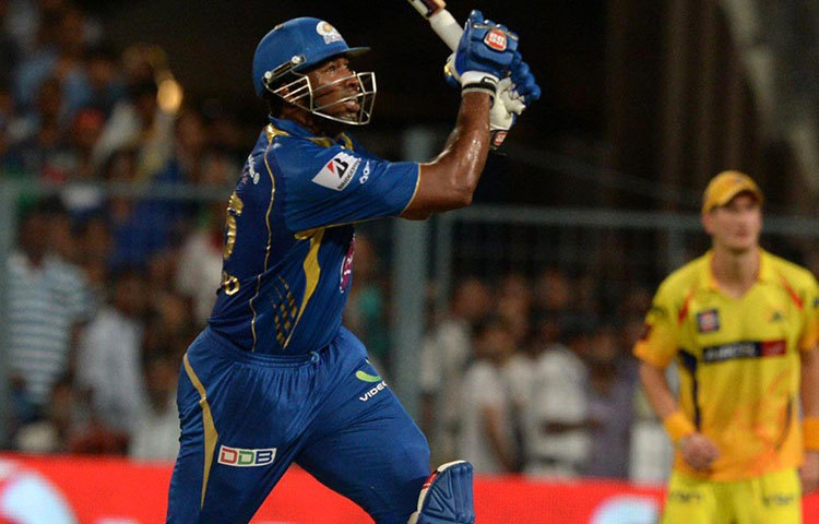 কিয়েরন পোলার্ড : ওয়েস্ট ইন্ডিজের এই অল রাউন্ডার আইপিএলে মুম্বাইকে বহু ম্যাচ জিতিয়েছেন। ব্যাটে প্রায় ২৯ গড়ে এবং ১৪৬ স্ট্রাইক রেটের পোলার্ড আইপিএলে মোট ৫৬টি উইকেট নিয়েছেন।