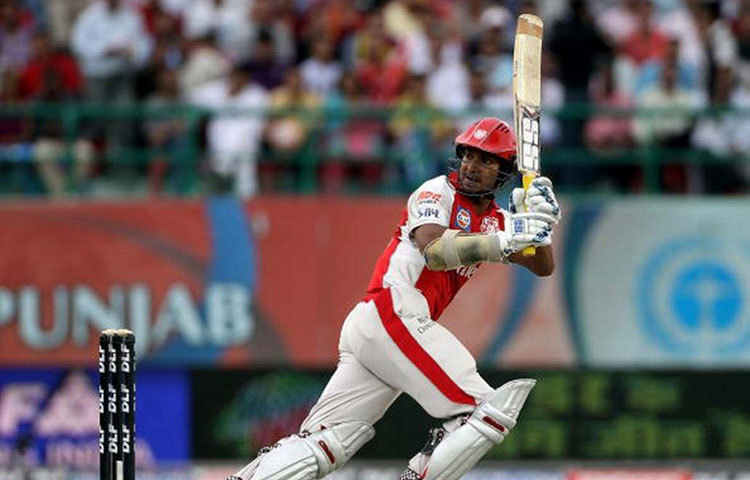 কুমার সাঙ্গাকারা : শ্রীলঙ্কার প্রাক্তন অধিনায়ক কুমার সাঙ্গাকারা আইপিএলে ৪৭টি ম্যাচে অধিনায়কত্ব করেছেন। তার মধ্যে মাত্র ১৫টি ম্যাচ জিতেছেন। কিঙ্গস ইলেভেস পাঞ্জাব, ডেকান চার্জার্স, সানরাইজার্স হায়দরাবাদের জার্সি গায়ে মাঠে নেমেছেন তিনি।