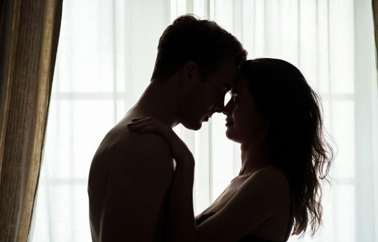 শত অসুবিধা হলেও আপনার জন্য সব সময়েই রয়েছেন তিনি। ব্যস্ততার মাঝেও সময় বের করে আপনার কথা শুনবেন তিনি। তিনি জানেন, কর্মজীবন ও ব্যক্তিগত জীবন কীভাবে ব্যালান্স করতে হয়। প্রয়োজন শুধু একটু ধৈর্যের।