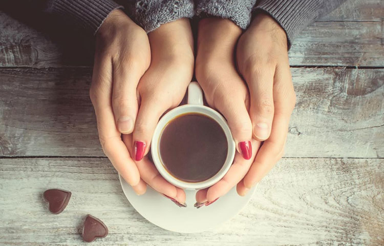 দু’জনের ভবিষ্যৎ নিয়ে মাঝেমধ্যেই কথা বলেন আপনার সঙ্গিনী। তিনি যে আপনার সঙ্গেই জীবন কাটাতে চান, এ ক্ষেত্রে তা বলাই বাহুল্য।