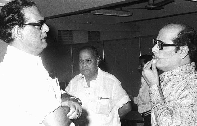 ১৯৮৫ সালে হেমন্ত মুখোপাধ্যায়ের সঙ্গে মান্না দে।