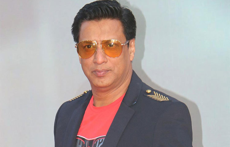 মধুর ভাণ্ডারকর : বলিউডের উঠতি নায়িকা প্রীতি জৈনকে বিয়ের এবং ছবিতে সুযোগ দেওয়ার প্রতিশ্রুতি দিয়ে প্রতারণার অভিযোগ উঠেছিল পরিচালক মধুর ভাণ্ডারকরের বিরুদ্ধে।