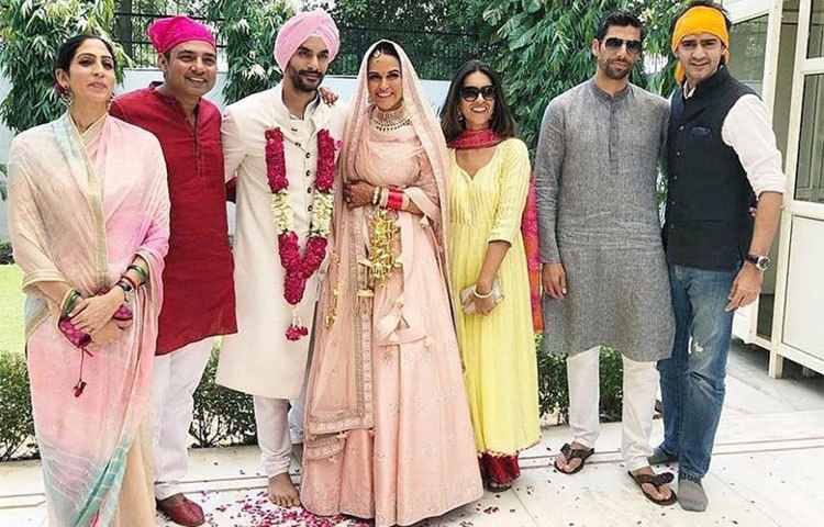 ফ্যামিলি অ্যালবাম।