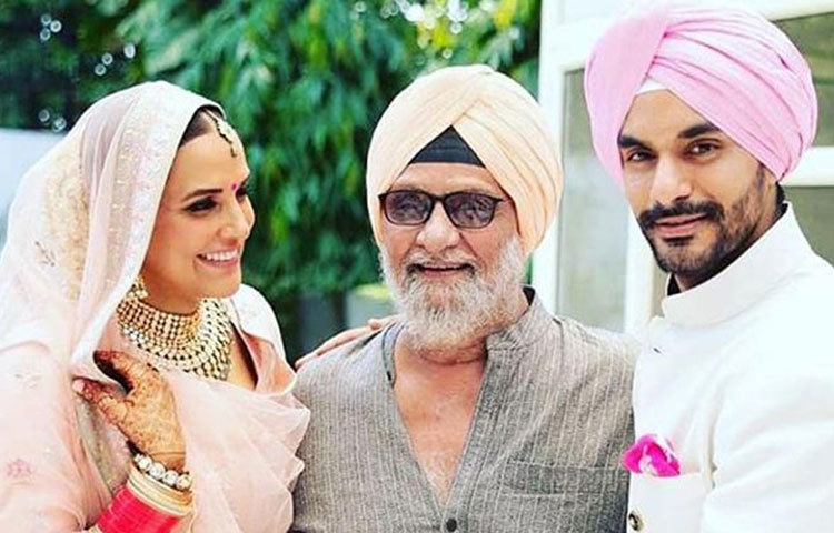 বিষাণ সিংহ বেদীর সঙ্গে নেহা ও অঙ্গদ।