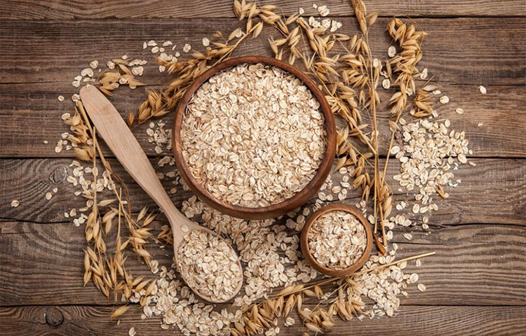 ওটস : হোল গ্রেন, যেমন ওটস, ব্রাউন রাইসে রয়েছে বায়োটিন, সিলিকন ও সিসটেন যা নখের আগা সুস্থ রাখে।