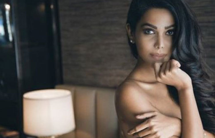 তবে ক্রিকেট আর রূপালি দুনিয়ার তারকাদের ঘনিষ্ঠতা নতুন কিছু নয়।