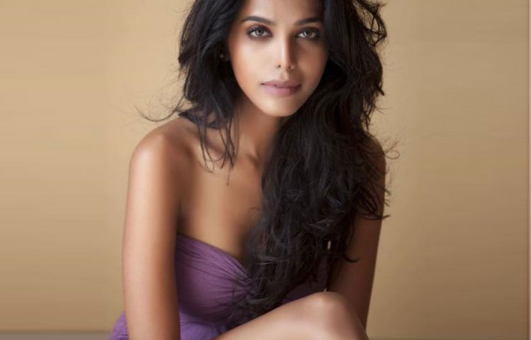 আপন ভুবনে নাতাশা। আর ব্র্যাভোর পরিচয় নতুন করে দেওয়ার কিছু নেই।