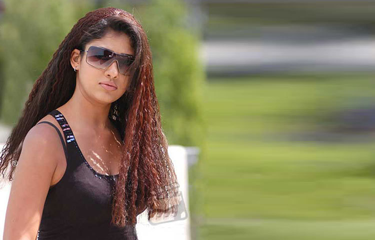 নয়নতারা ১৯৮৪ সালের ১৮ নভেম্বর জন্মগ্রহণ করেন।