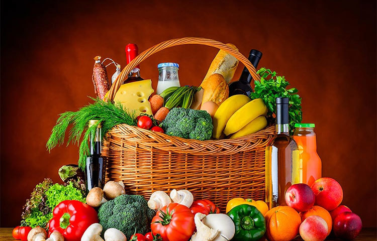 বিভিন্ন সবজির মিশ্রণ সঙ্গে রাখুন। খিদে পেলে নিজের জায়গায় বসেই খেতে পারবেন।