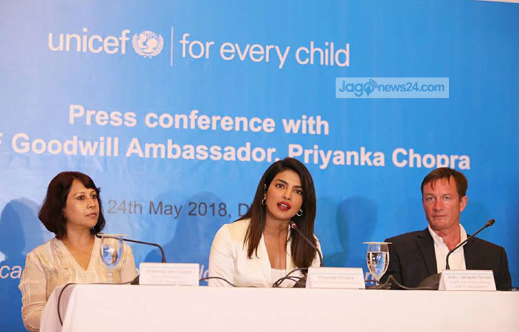 সংবাদ সম্মেলনে বক্তব্য রাখছেন বলিউড অভিনেত্রী ও ইউনিসেফের শুভেচ্ছা দূত প্রিয়াঙ্কা চোপড়া। ছবি : মাহবুব আলম