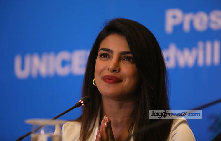 রোহিঙ্গাদের আশ্রয় দিয়ে বাংলাদেশ যে ভালোবাসার নজির স্থাপন করেছে, তাতে মুগ্ধ ইউনিসেফের শুভেচ্ছা দূত প্রিয়াঙ্কা চোপড়া। ছবি : মাহবুব আলম