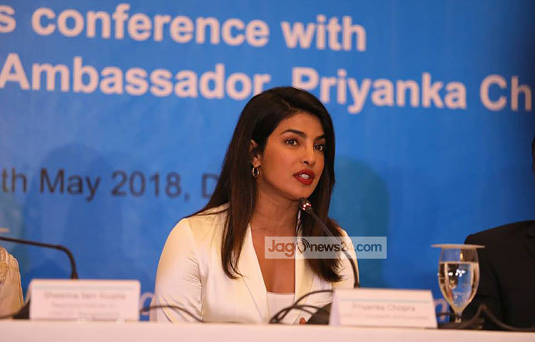 বৃহস্পতিবার রাজধানীর একটি হোটেল সংবাদ সম্মেলনে কথা বলছেন প্রিয়াঙ্কা।