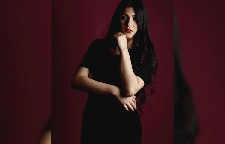 এখন থেকেই ক্যামেরার সামনে সাবলীল জুনিয়র সানি।