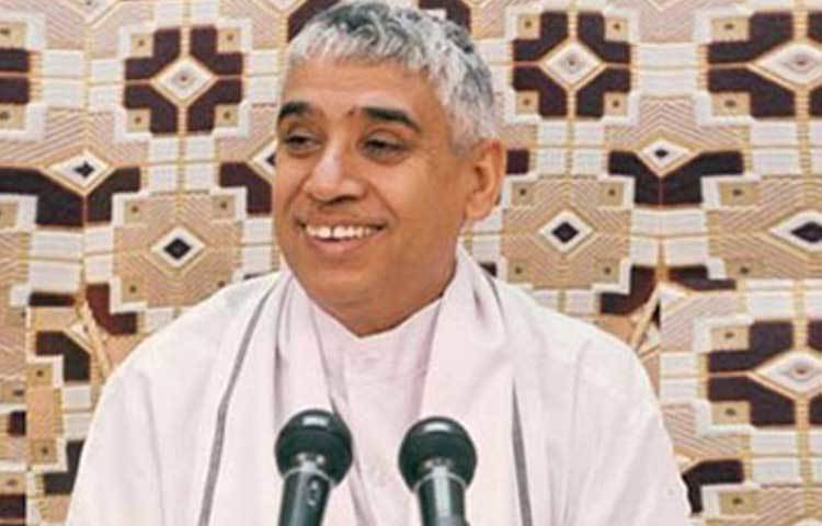 সন্ত রামপাল : ধর্ষণ এবং শ্লীলতাহানির অভিযোগে ২০১৪ সালের নভেম্বরে হরিয়ানার সন্ত রামপালকে গ্রেফতার করে পুলিশ। নিয়মিতই তিনি শয্যাসঙ্গিনী বদল করতেন বলে পুলিশি তদন্তে উঠে আসে।