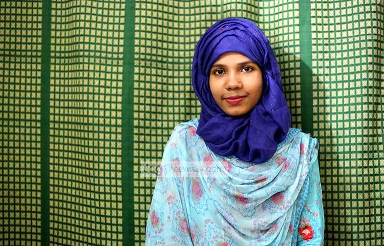 এখন স্বামী, সন্তান ও সংসার নিয়ে ভালোই আছেন রেশমা। ছবি : মাহবুব আলম