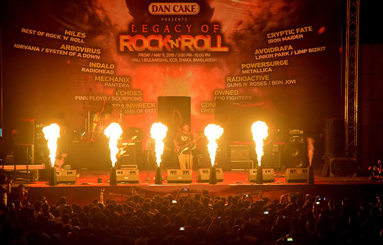 এ অনুষ্ঠানে সংগীত পরিবেশন করেন মাইলস, আরবো ভাইরাস, ইকোস, অ্যাভোয়েট রাফা প্রভৃতি ব্যান্ড দল সংগীত পরিবেশন করে। ছবি : মাহবুব আলম