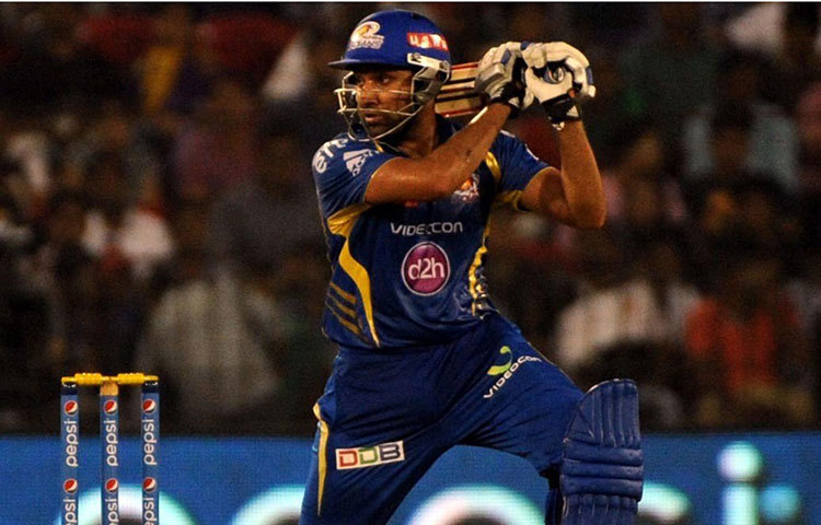 রোহিত শর্মা : ছোট ফর্মেটে বিশ্বের অন্যতম সেরা ব্যাটসম্যান। আইপিএলে এখন পর্যন্ত ১৫৯টি ম্যাচে ১৭২টি ছক্কা হাঁকিয়েছেন হিটম্যান। স্ট্রাইক রেট ১৩১। তালিকায় তিন নম্বরে তিনি।