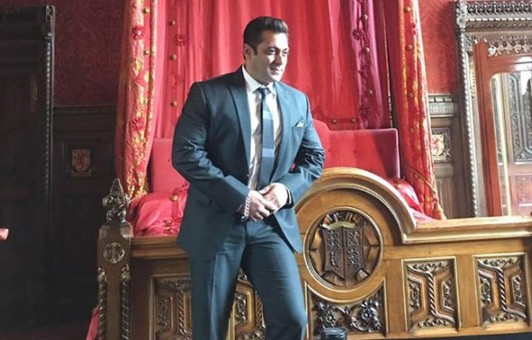 সালমান মানেই বিগ বাজেট। সালমান মানেই ঈদ বা দিওয়ালিতে বক্স-অফিসে ঝড়। বলিউডে সালমানের পিছনে এই মুহূর্তে লগ্নির পরিমাণ প্রায় ৪০০ থেকে ৬০০ কোটি টাকা।