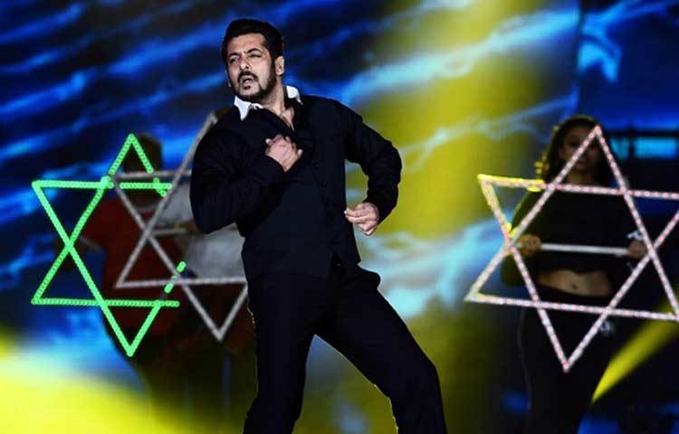 ছবিতে অডিশনের সময় সালমান খান কখনো বাবার পরিচয় ব্যবহার করেননি। একক প্রচেষ্টায় বলিউডে জায়গা করে নেন তিনি।