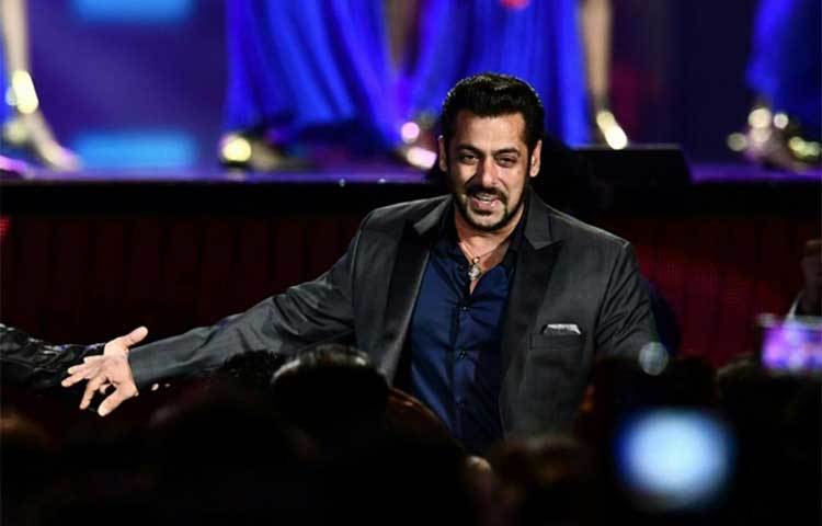 চাইনিজ ফুড খেতে পছন্দ করেন বলিউডের ভাইজানখ্যাত এ নায়ক। তার পছন্দের হোটেলটি হল ভারতের মুম্বাইয়ের চায়না হোটেল।