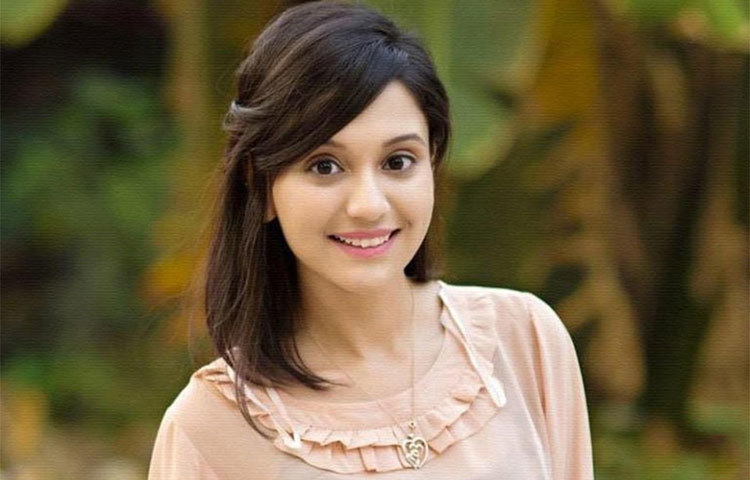 সাবিলা নূর তরুণ প্রজন্মের হৃদয়ে অভিনয় মাধুর্যে ঝড় তুলেছেন।