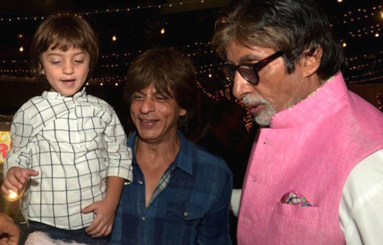 শাহরুখ খানের সঙ্গে তার ছোট ছেলে আব্রাম।