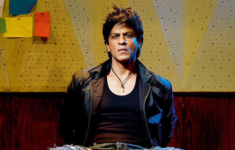 শাহরুখ খান : বলিউড ছবিতে রোম্যান্সের নতুন মাত্রা যোগ করেছেন বলিউড বাদশা। ক্যারিয়ারের শুরুতেই ‘মায়া মেমসাব’ ছবির একটি দৃশ্যে নগ্ন হয়ে ক্যামেরার সামনে শুট করেছিলেন তারকা।