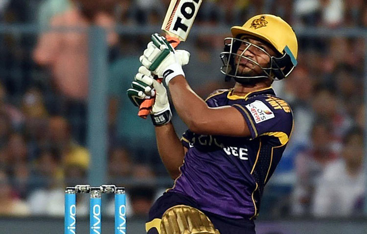 শাকিব আল হাসান : ব্যাট হাতে তেমনভাবে নজর না কাড়তে পারলেও বল হাতে কিন্তু আইপিএলে যথেষ্ট সফল বাংলাদেশের সর্বকালের সেরা এই অলরাউন্ডার। আইপিএলে তার বোলিং গড় মাত্র ৭.১৭।