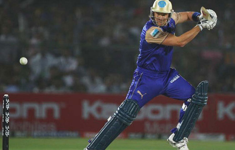 শেন ওয়াটসন : রাজস্থান রয়্যালস এবং আরসিবির অধিনায়ক হিসেবে ২৪ ম্যাচের মধ্যে মাত্র ৮ ম্যাচে জিতেছে দল। তবে একজন অলরাউন্ডার হিসাবে ওয়াটসনের পারফরম্যান্স দুর্দান্ত।