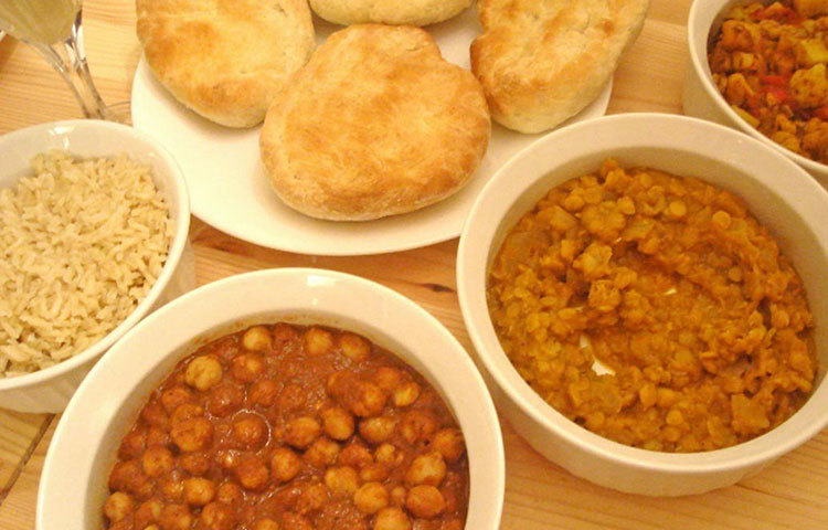 যেসব অতিথির চাইনিজ পছন্দ নয়, তাদের জন্য ছিল এলাহি ভারতীয় থালির আয়োজন।