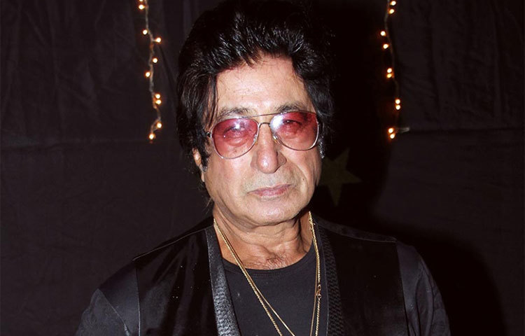 শক্তি কাপুর : ২০০৫ সালে এই একই অভিযোগ উঠেছিল বলিউডের বিখ্যাত ভিলেন শক্তি কাপুরের বিরুদ্ধে।