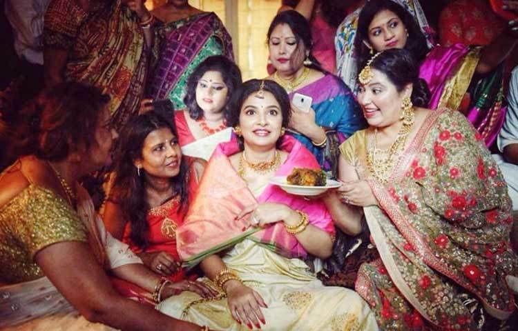 আজ রাজের সঙ্গে সাত পাকে বাঁধা পড়বেন শুভশ্রী।