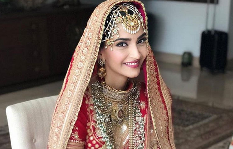 সুন্দরী সোনম।