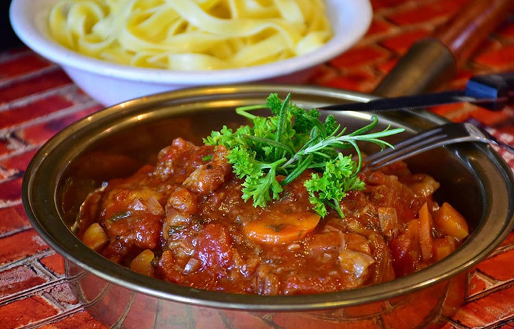 যতটা সম্ভব মশলাদার খাবার এড়িয়ে যান। অতিরিক্ত চা, কফি ও মদ্যপান করবেন না।