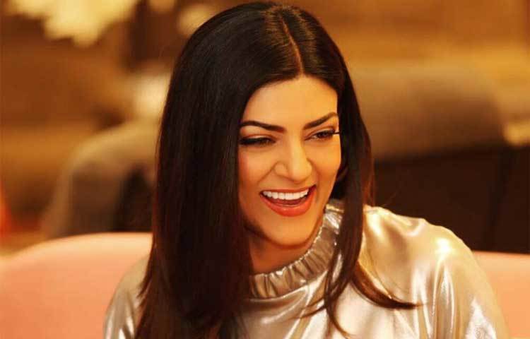 সুস্মিতা সেন : সুস্মিতা সেন একটু লেট রাইজার। ৩টার সময় প্রায় মধ্যরাতে ঘুমিয়ে সকালে ঘুম ভাঙে ৯টায়।