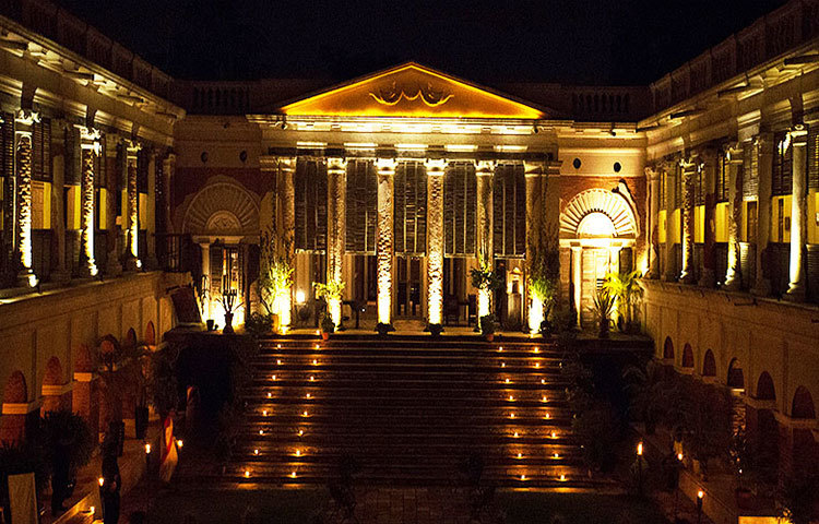 ইতিমধ্যেই রাজ-শুভশ্রীর বিয়ের কার্ডও সোশ্যাল সাইটের মাধ্যমে ছড়িয়ে পড়েছে।