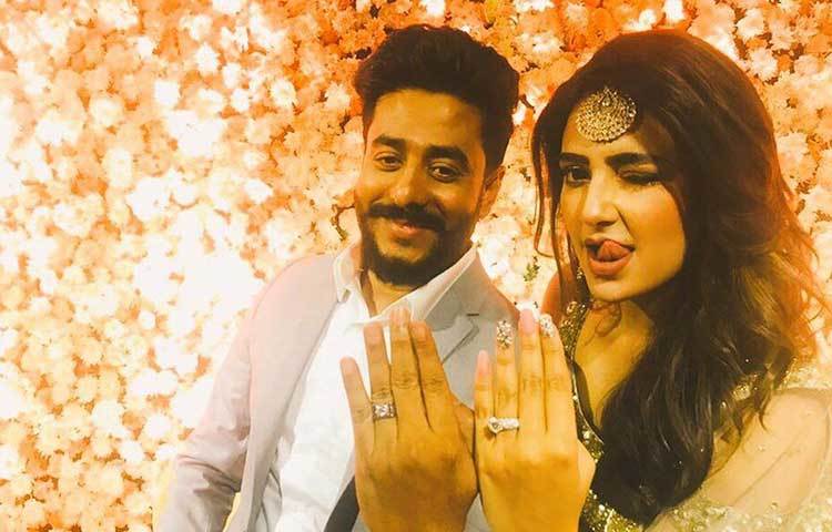 দিন কয়েক আগে হঠাৎ করেই রেজিস্ট্রি বিয়ে করেছিলেন পরিচালক রাজ চক্রবর্তী এবং অভিনেত্রী শুভশ্রী গঙ্গোপাধ্যায়। তখনই শোনা গিয়েছিল আগমী মে মাস নাগাদ সামাজিক অনুষ্ঠান করে বিয়ে করবেন তারা। এসে গেল সেই সময়। চূড়ান্ত প্রস্তুতি শুরু হয়ে গিয়েছে।