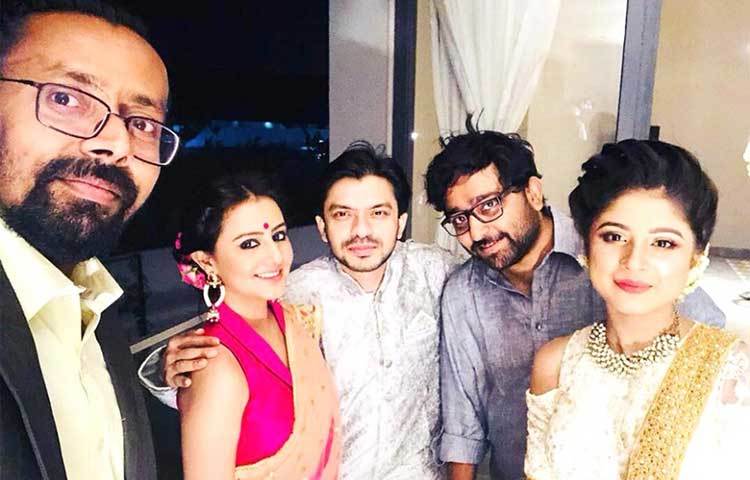 স্বস্তিকা দত্ত, ফলক রশিদ ও নীল রায়।