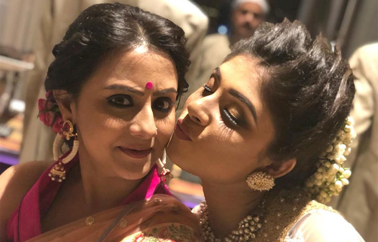 মানালি দে ও অদ্রিজা রায়।