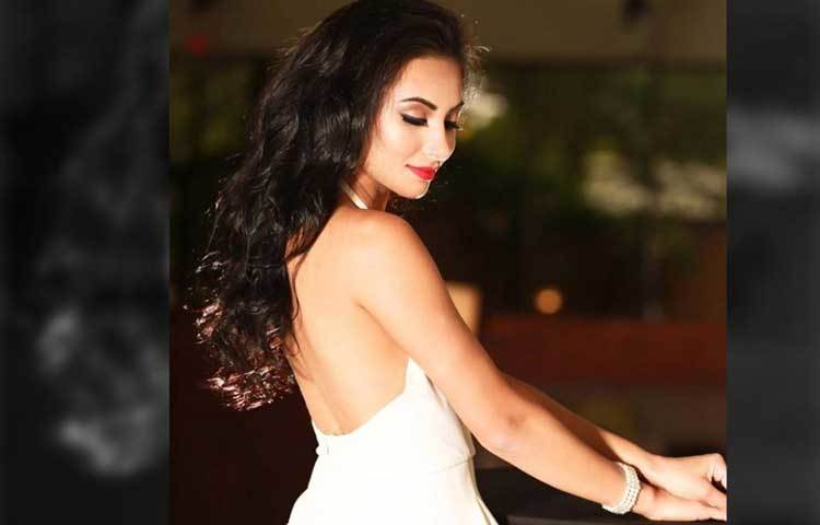 ইউক্রেনেই জন্ম, যদিও বেশিদিন সেখানে থাকেননি অ্যাঞ্জেলিকা।