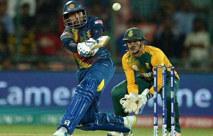 তিলকরত্নে দিলশান : শ্রীলঙ্কার ক্রিকেটের বড় ভরসা ছিলেন দিলশান। আসল নাম তুওয়ান মহম্মদ দিলশান। মাত্র ১৬ বছর বয়সে ধর্ম পরিবর্তন করেন।