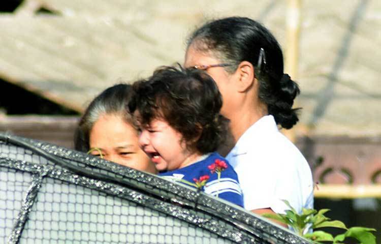 বাদ পড়েনি তৈমুরের মুড সুইংয়ের কোনো মুহূর্ত।