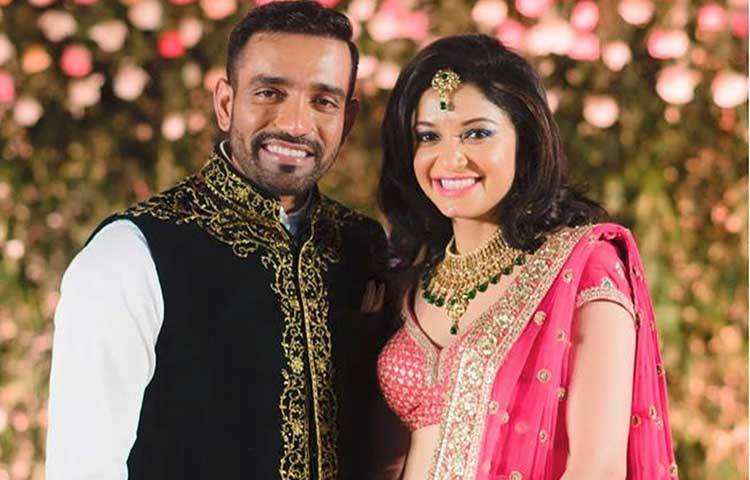 রবিন উথাপ্পা-শীতল : দীর্ঘ দিনের প্রেমিকা টেনিস খেলোয়াড় শীতল গৌতমকে রবিন বিয়ে করেন ২০১৬ সালে। শত ব্যস্ততার মাঝেও এক সঙ্গে সময় কাটাতে ইউরোপ উড়ে যান দম্পতি।