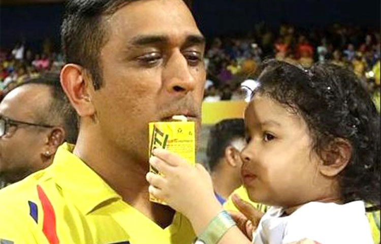 জিমে গা ঘামানোর আগে প্রোটিন ড্রিঙ্কস ও ফলের জুস গ্রহণ করেন তিনি।