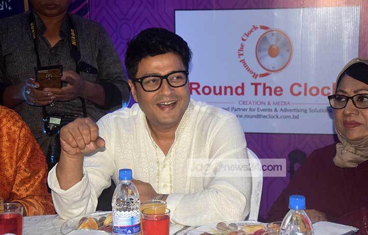 চিত্রনায়ক ফেরদৌসের উজ্জ্বল হাসি। ছবি : মাহবুব আলম
