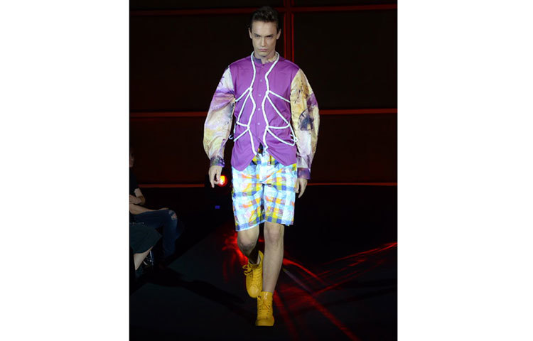 আনাইতার ডিজাইনের প্রতিপাদ্য বিষয় ছিলো ‘নাইট সার্কাস’ এবং ‘ইন টাচ’।