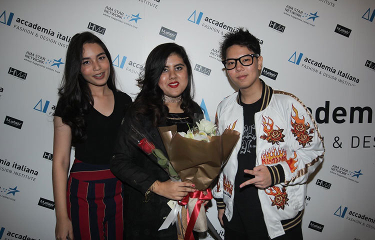 বর্তমানে আনাইতা একাডেমিয়া ইতালিয়ানা থাইল্যান্ডের ফ্যাশন ডিজাইন বিষয়ের শিক্ষার্থী। তিনি সম্প্রতি বিশ্বখ্যাত  ব্র্যান্ড মার্কস অ্যান্ড স্পেন্সার এ যোগদান করেছেন।