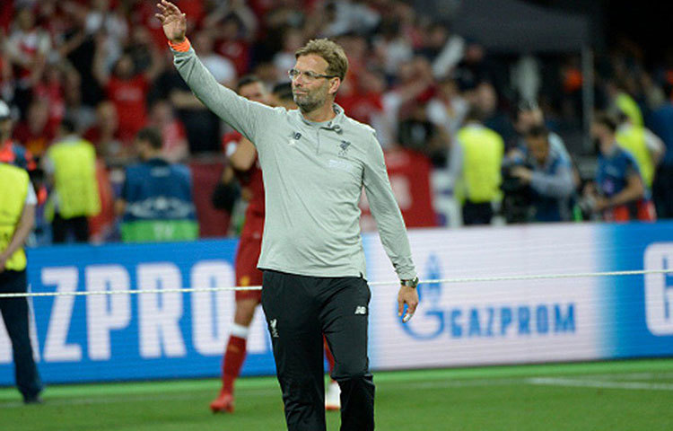 অয়ুর্গেন ক্লপ : এ বার রিয়েল মাদ্রিদের দায়িত্ব আসতে পারেন অয়ুর্গেন। শেষ তিন বছর লিভারপুলের দায়িত্বে আছেন তিনি। তার কোচিংয়ে এ বছর চ্যাম্পিয়ন্স লিগ ফাইনালও খেলেছে দল। ইতিমধ্যেই তার নাম শোনা যেতে শুরু করেছে।