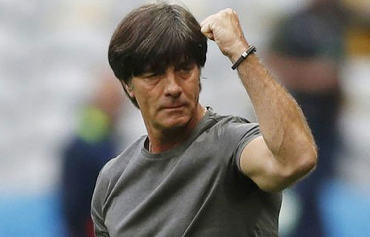 জার্মান দলের দায়িত্বে এবারও রয়েছেন জোয়াকিম লো। গত বছর তারই হাত ধরে রাশিয়া থেকে কনফেডারেশন কাপ নিয়ে এসেছে জাতীয় দল। বিশ্বকাপ চ্যাম্পিয়নরা কি আবার চার বছর আগের জাদু দেখাতে পারবে।